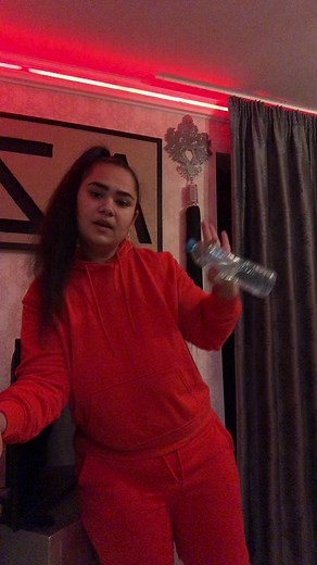 Videoclipuri postate de Andreea Zlate (@andreeazlate2) cu sunet original - Vladdd