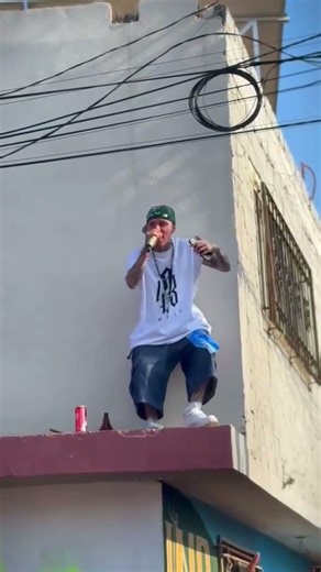 Santa Fe Klan así de cerca en el barrio 🔥🎶 #rapmexicano #music #mexicanrap