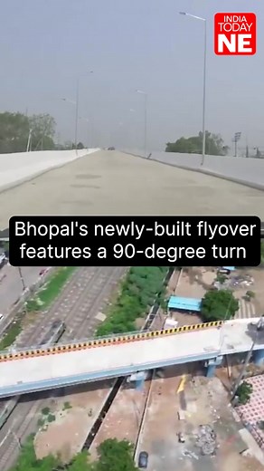 A newly-built bridge constructed in Bhopal's Aishbagh features a 90-degree turn. #Bhopal #Flyover #Viral #ViralVideo | IndiaToday NE