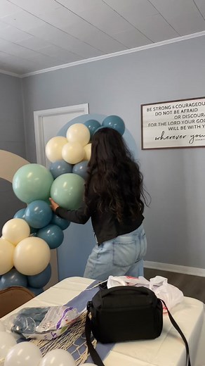 Under the sea baby shower 🌊🐳🪸 #babyshower #balloonartist #balloongarland #balloonarch #balloondecor #balloontiktok #balloontok #balloongirl #sanantoniotexas #sanantoniotx #sanantonioballoons #satx #babyshowerballoons #boybaby