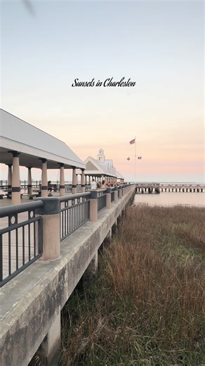 What a glorious sunset at Waterfront Park (Charleston, SC). We love the pastels in the sky. Nature’s canvas is filled with wonder 🩵🩵🩵 #charleston #charlestonsc #chswx #charlestondaily #sunsets