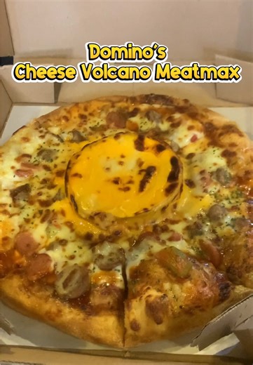 Yuk cobain Domino’s Cheese Volcano Meatmax yang bikin ngiler! #DominosPizza #VolcanoPizza #JelajahKuliner #lsdagency #promomakanliburan #promogajiansale #fyp #Dominoskemayoran
