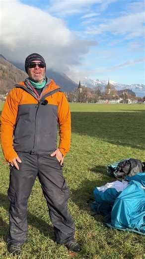 Ever wondered what a tandem pilot really needs to take you paragliding? @radiusparagliding breaks down the essentials 🙌🏼 And explains why each one matters for a safe, smooth, and unforgettable flight. Trust the gear. Trust the pilot. Enjoy the ride!! #FlyWithSkywings #EscapeTheOrdinary #Interlaken #Paragliding #tandemparagliding