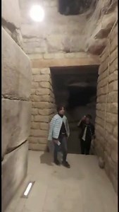 Muchos conocen las pirámides de Egipto >> Pero conoces su interior ? Estás escaleras bajan pero cuando llegas estás arriba >>> Una ciudad interna > | La Dimentcion