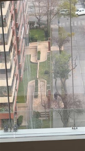La tremenda piscina del piso 12 del Best Western Marina Las Condes en Santiago de Chile