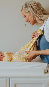 Save time for snuggles with our peek-a-booty Rags! 🤗 Just one step for easier diaper changing access. With our innovative back opening, you just pull at the footies for the quickest diaper change! See for yourself why moms are obsessed! | Rags
