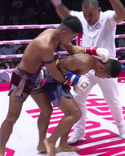 65K views · 360 reactions | Mixed-rules gone wrong. Earlier today, a special MAS Fight bout went down: one 9-minute round, win by knockout or standing submission only—with a referee seemingly out of his depth on MMA and submission rules. | Beyond Kickboxing | Facebook