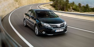 Conducimos el Toyota Avensis 2012: Más casero