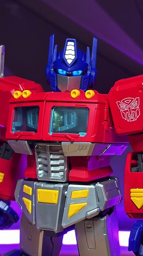 G1 Optimus Prime Assembly in Stop Motion