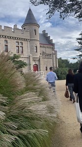 Immerse yourself in the unique world of Château Abbadia in Hendaye! 🏰 From its fascinating neo-Gothic architecture to its captivating observatory, every nook tells a story. And the library? A treasure to explore. 📚 Bonus: a breathtaking view of the Basque coast... Antoine d'Abbadie really had an eye for landscapes 😍. ℹ️ In addition, the castle has the ‘Tourism and Disability’ label, for an experience accessible to all! 🎥 ADT64 | Biarritz - Pays basque