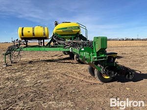 2006 John Deere 1770NT CCS Planter | Agriculture
