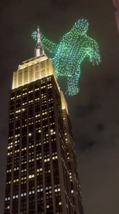 Recently seen on the Empire State Building! 👑🦍 Repost from @keenanhock "𝐊𝐢𝐧𝐠 𝐊𝐨𝐧𝐠 𝐜𝐥𝐢𝐦𝐛𝐞𝐝 𝐭𝐡𝐞 𝐄𝐦𝐩𝐢𝐫𝐞 𝐒𝐭𝐚𝐭𝐞 𝐁𝐮𝐢𝐥𝐝𝐢𝐧𝐠 Last night, we turned one of the most legendary scenes in film history into a living moment above the Manhattan skyline. Thank you @empirestatebldg for making this happen. Show by @studiohock But this wasn’t just a visual stunt — it was a full-scale technical operation in one of the most challenging urban environments on the planet. To make it