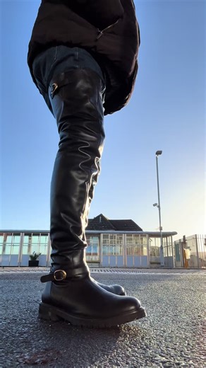Man wearing Fernando Berlin black leather thigh high boots. #thighhighboots #overthekneeboots #leatherboots #tallboots #fernandoberlin