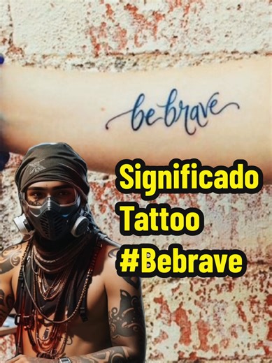 A tatuagem “Be Brave”, que em português significa “Seja corajoso”, carrega uma mensagem simples, mas extremamente poderosa. Ela representa a coragem de seguir em frente mesmo com medo, de enfrentar desafios, mudanças e momentos difíceis da vida sem desistir. Não é sobre não sentir medo, e sim sobre agir apesar dele. Muita gente escolhe essa tatuagem como um lembrete diário de força interior, autoestima e determinação. Ela pode simbolizar superação de fases difíceis, recomeços, decisões important