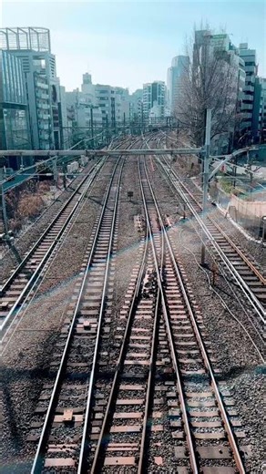 あの名シーンの舞台が、ついに見納め。渋谷・恵比寿を繋ぐ「四反道跨線人道橋」の最期を刻む。✨🎬 Cinema: Farewell to the Iconic Footbridge.