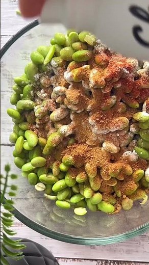 Easy roasted edamame snack in 20 minutes #veganfitness #highproteinvegan #veganrecipes #shorts