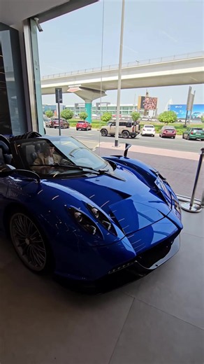Only 100 ever built… and this blue Pagani is a masterpiece! 💙🔥 The Pagani Huayra Roadster is powered by a 6.0L twin-turbo Mercedes-AMG V12 producing 764 hp and 1,000 Nm of torque. Weighing just 1,280 kg, this Italian hypercar combines advanced Carbo-Titanium engineering, active aerodynamics and the iconic quad-exhaust design. Even more impressive, Pagani engineered the Roadster to be lighter than the original Huayra Coupé. Would you choose this stunning Pagani Huayra Roadster or the Bugatti W1