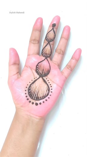 Stunning Front Hand Mehndi Design #mehndi #henna #letestmehndi #mehndidesign