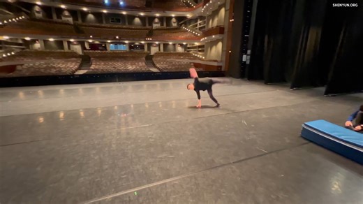 Round and round he goes—dancer Jim Chen checks out the stage dimensions at Austin’s Long Center for his lying barrel jumps! | Shen Yun