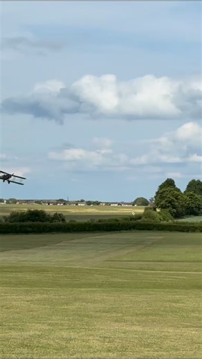 109K views · 7K reactions | Shuttleworth’s Bristol Fighter returns gently to the grass at Old Warden #warbirds #ww1 #ww1history #bristol #fighter | Daniel J Wheatcroft | Facebook