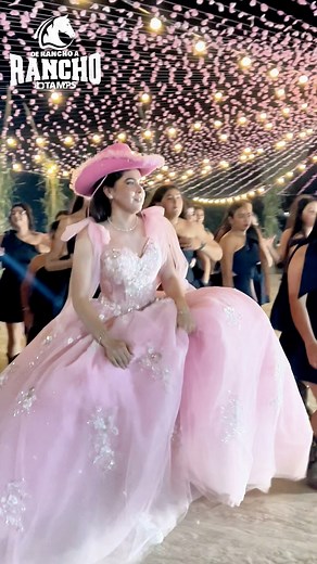 66K views · 1K reactions | Cómo se pide esta canción?? Checa el video!!!! Excelente ambiente de Los Nacionales de Linares Oficial en los XV de Mía | De Rancho a Rancho Tamps | Facebook