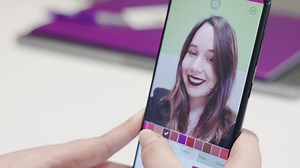 ¿Ya conoces nuestro maquillador virtual? A través de realidad aumentada tus clientes pueden probar en vivo tonos de labiales, máscaras, sombras, bases, delineadores y más productos. #BeautyTech #BelcorpTech | Belcorp