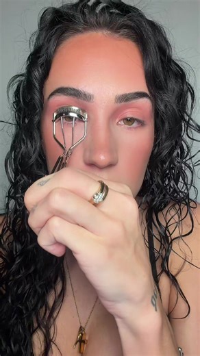 Tweezerman Eyelash Curler Review