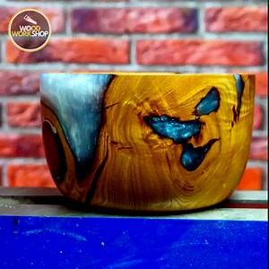 370K views · 94 reactions | Woodturning - Chestnut Log #woodwork #wooddesign #woodart #woodworking #woodturning | Wood Workshop | Facebook
