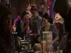 Lip service 1x05 - Frankie & Cat scenes