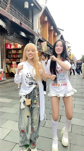 Chaotic Behind-the-Scenes of the Trending “Bon Chu Lam” Dance in the Middle of Hangzhou, China - ...