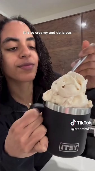 Here is my biggest hack to create super creamy high-protein ice cream, using the Ninja Creami without using pudding mix. I have nothing against pudding mix; personally, I just don’t want those ingredients going into my body on a consistent basis. The key ingredient is @perfectsupplements grass-fed gelatin. And no, you cannot simply pour it in and that’s it. It will not work this way, and it will honestly come out a little bit gritty. The key to this soft serve is to add the gelatin to some of th