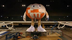 Today’s the big day – just got my shell buffed. Nothing takes the attention off me like a giant piñata replica of...well, me. | M&M'S USA