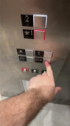 Schindler 3300 traction elevator at Publix, Clayton NC (Short) (2025)