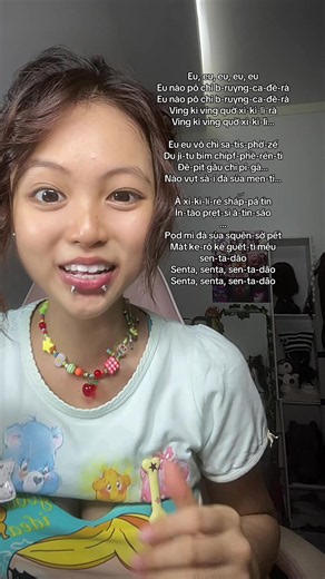 Video của AIKA໒꒰ྀིっ˕ -｡꒱ྀི১ (@komoriaika) về bài bass da da da