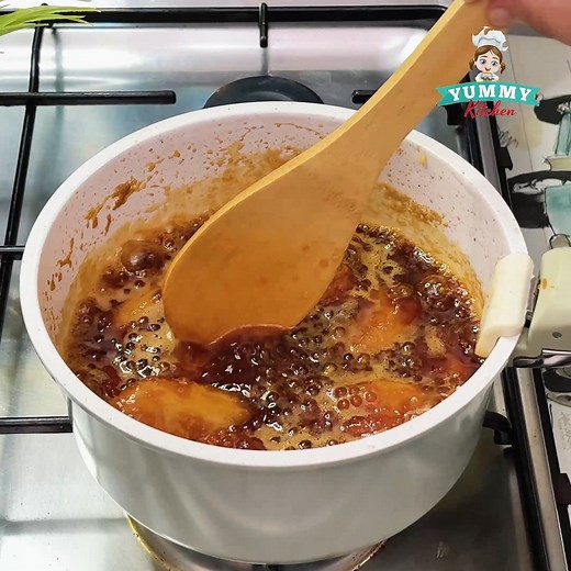 118K views · 999 reactions | Try this classic Sweetened Saba Banana Recipe, a Filipino favorite made by simmering ripe saba bananas in brown sugar syrup. Simple, sweet, and perfect as a snack or dessert—serve it warm or chilled! #SweetenedSabaBanana #MinatamisNaSaging #FilipinoDessert #PinoyRecipe #SabaBanana #FilipinoFood #HomemadeDessert #TropicalDessert #EasyRecipe #AsianDessert #Kakanin #PinoyMerienda | Yummy Kitchen | Facebook