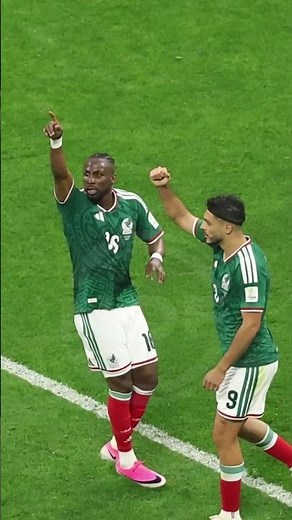 Stunning goal by Julian Quiñones for Mexico against England 😱 #quiñones #mexico #england #worldcup