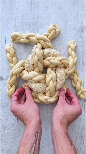 A Crown Challah Bread - Round & Royal Design for Shabbat #challah #bread #baking