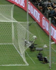 772K views · 15K reactions | Once it got onto Robben’s left foot, everyone knew what the result would be.  Arjen Robben | OnsOranje | FIFA World Cup | Facebook