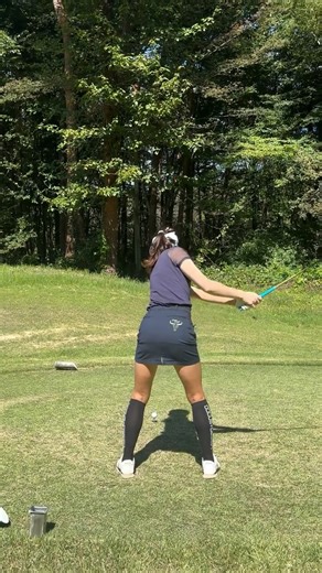 濱野希 Nozomi Hamano/ (株)IKIGAI GOLF Academy東京校校長兼ヘッドコーチ on Instagram: "✴︎✴︎✴︎ 今年の夏は、顔と腕は日焼け対策頑張りました🫶 今年の日焼け対策は こちらが大活躍💁‍♀️🩵 @deepaxx77 @solitude_japan #ヘリオホワイト いつもありがとうございます🫶 #2025 #ゴルフ #ゴルフ女子 #ゴルフ男子 #ゴルフウェア #ゴルフコーデ #ゴルフスイング #ゴルフ初心者 #ゴルフバカ #ゴルフ場 #ゴルフ練習 #ゴルフレッスン #ゴルフ好きな人と繋がりたい #ユーエスエス #いづみファインサービス #甲府ホイスト株式会社 #株式会社オーチョブライトインターナショナル #株式会社コンチネント #ジュエリー #docus #angle #アンバサダー #onoff #graphitedesign #deepaxx #ヘリオホワイト #かんざしてぃー #感謝"