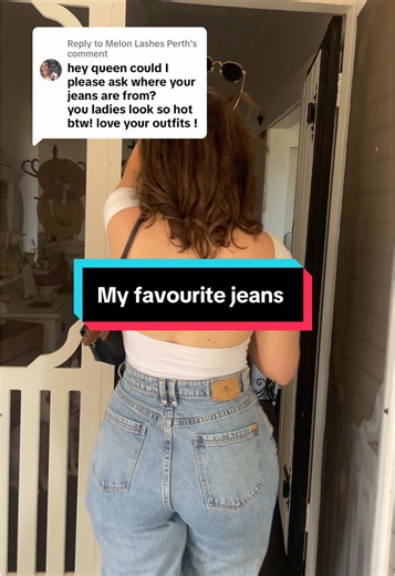 Stylish High-Waisted Jeans for Pear-Shaped Women