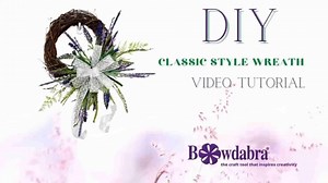 Watch this video with designer Nick of Nick’s Seasonal Dècor and learn how you can make an absolutely gorgeous wreath quickly and easily with the Bowdabra Don’t you all love wreaths adorned with beautiful bows for your front door?? They bring a pop of color and a bit of character to your home. If you don’t know how to create a DIY wreath with a bow, follow this tutorial’s step-by-step instructions! Grab a grapevine wreath and let’s get crafting! Nick from Nick’s Seasonal Décor shares the complet