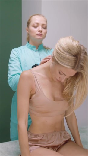 Chiropractor Master: Satisfying Back Cracks ASMR