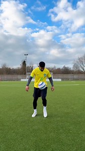 41K views · 6.1K reactions | Joga Bonito ⚽️ #football #soccer #skills #jogabonito | Jeremy Lynch Football | Facebook