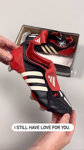 Take a closer look at the craftsmanship that defined an era. The Adidas Predator Mania 2002 isn’t just a boot; it’s a canvas of football artistry. Appreciate the details that make it a true masterpiece. 🎨⚽ #bringbacktongue | Bring Back Tongue