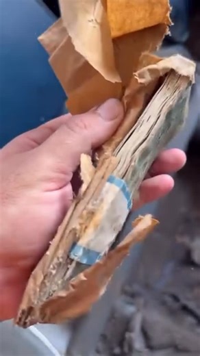 Randy Carlson on Instagram: "Remember the garage find 190sl #gtosl that I had a while back? Well it’s in new hands that have started the restoration that it truly deserves…and during the tear down, a little “bonus” was discovered. A bank bundle of 1957 silver certificate dollar bills! 😳 I guess I shoulda looked closer when I had it in The Lab…but lord knows they are gonna need that dough to bring that beauty back to its former glory . Best of luck with the process @oaclassicmotors , it’s going 