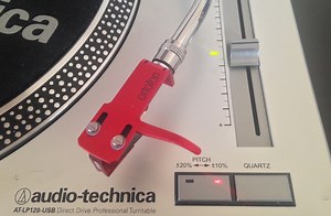 Should I Use My Turntable’s Quartz Lock Feature?