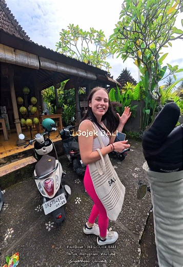 Cantik Bule Asal Ubud Bali: Suara dan Pesona