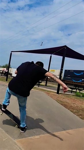 little line #skateboarding