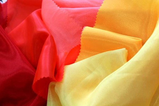 Organza vs Chiffon: Differences Between Organza and Chiffon