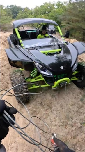 The winch cable bit into the tree bark 🫣🪢🌳